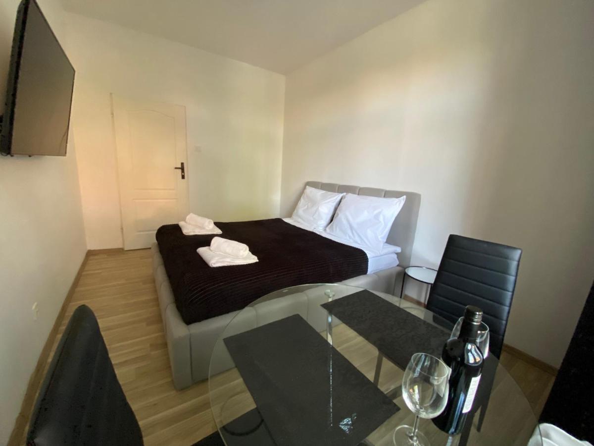 Vip Rooms Apartment Torun Exterior photo